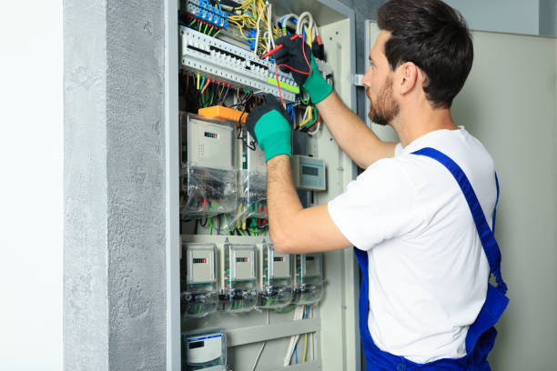 Best Circuit Breaker Repair  in Waldron, AR